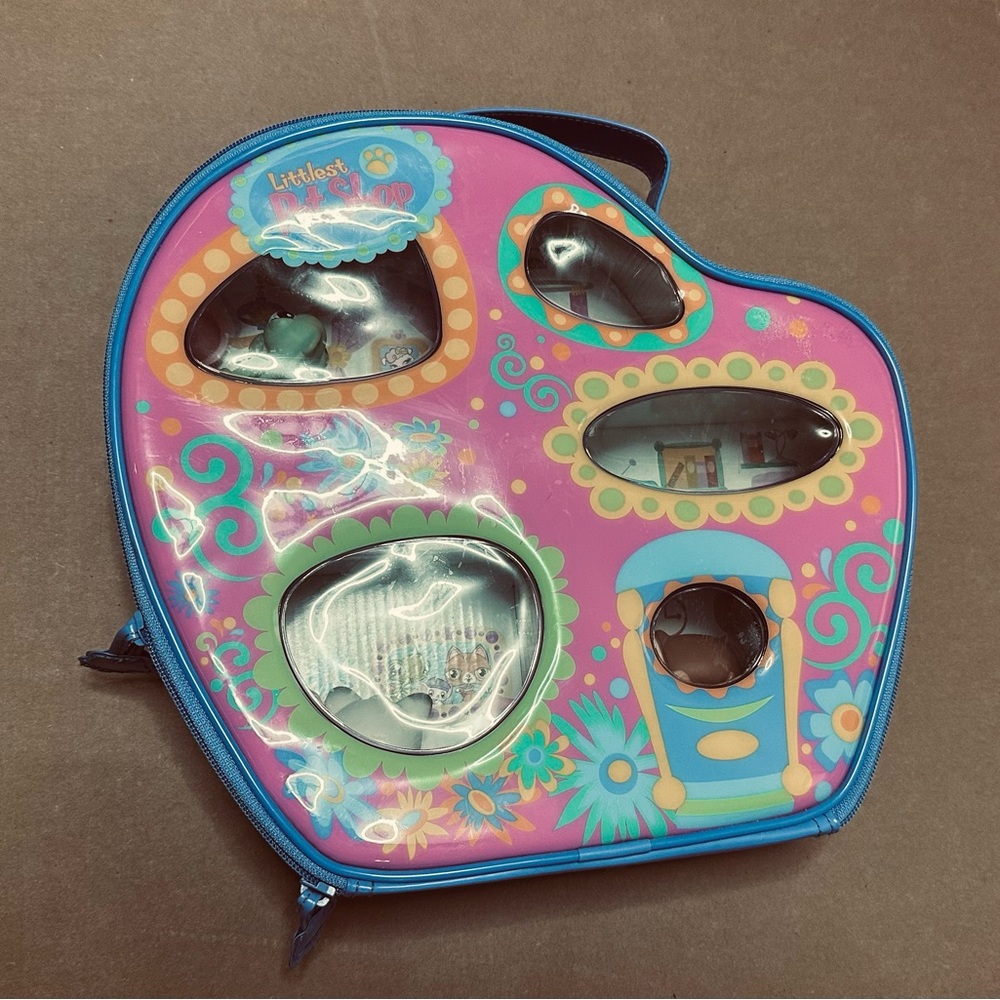 Littlest Pet Shop Carrying Case & Accessories